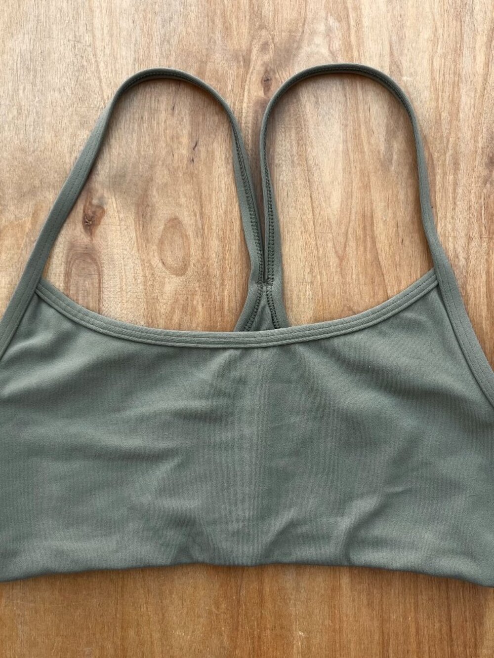 VUORI ALL THE FEELS RACER BACK SPORTS BRA Women’s sz XS Khaki Green Stretch